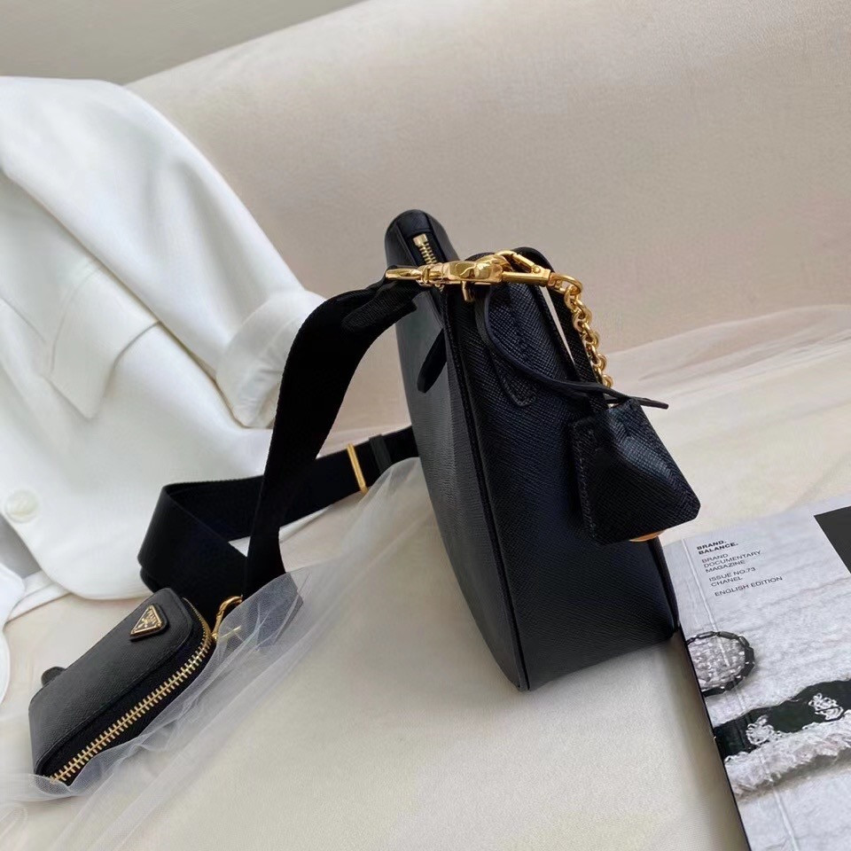 Pra*a HOBO IN LEATHER