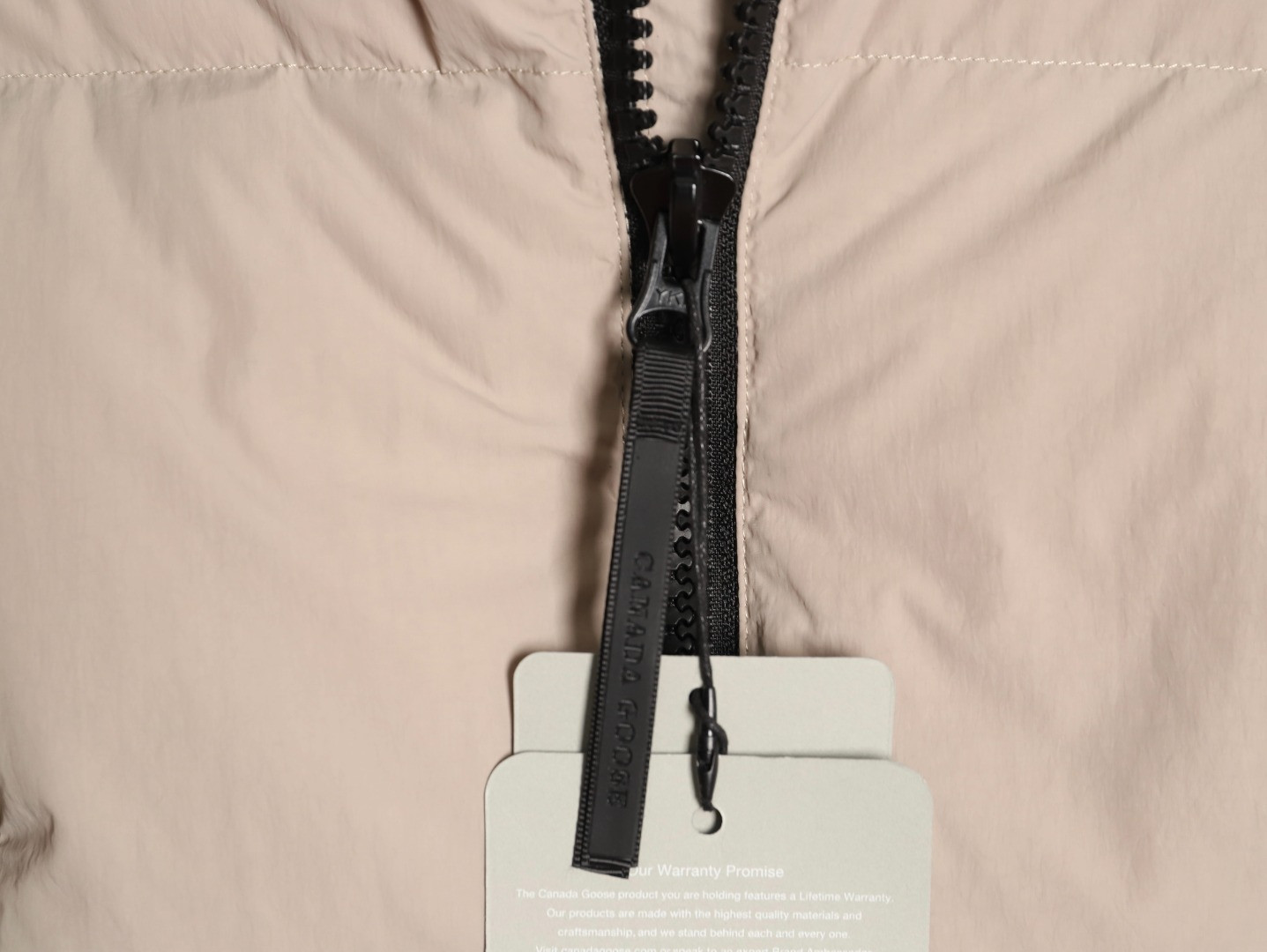 Can*a G00se Short Puffer jacket