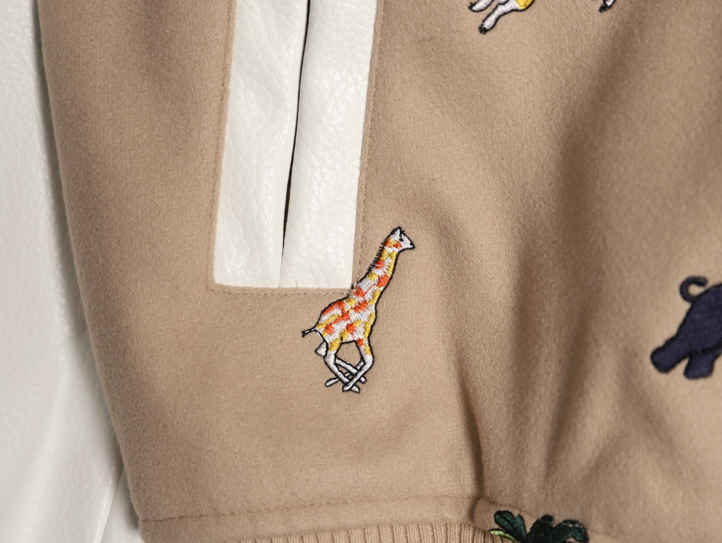 l0vis Vvtt0n 26ss coats