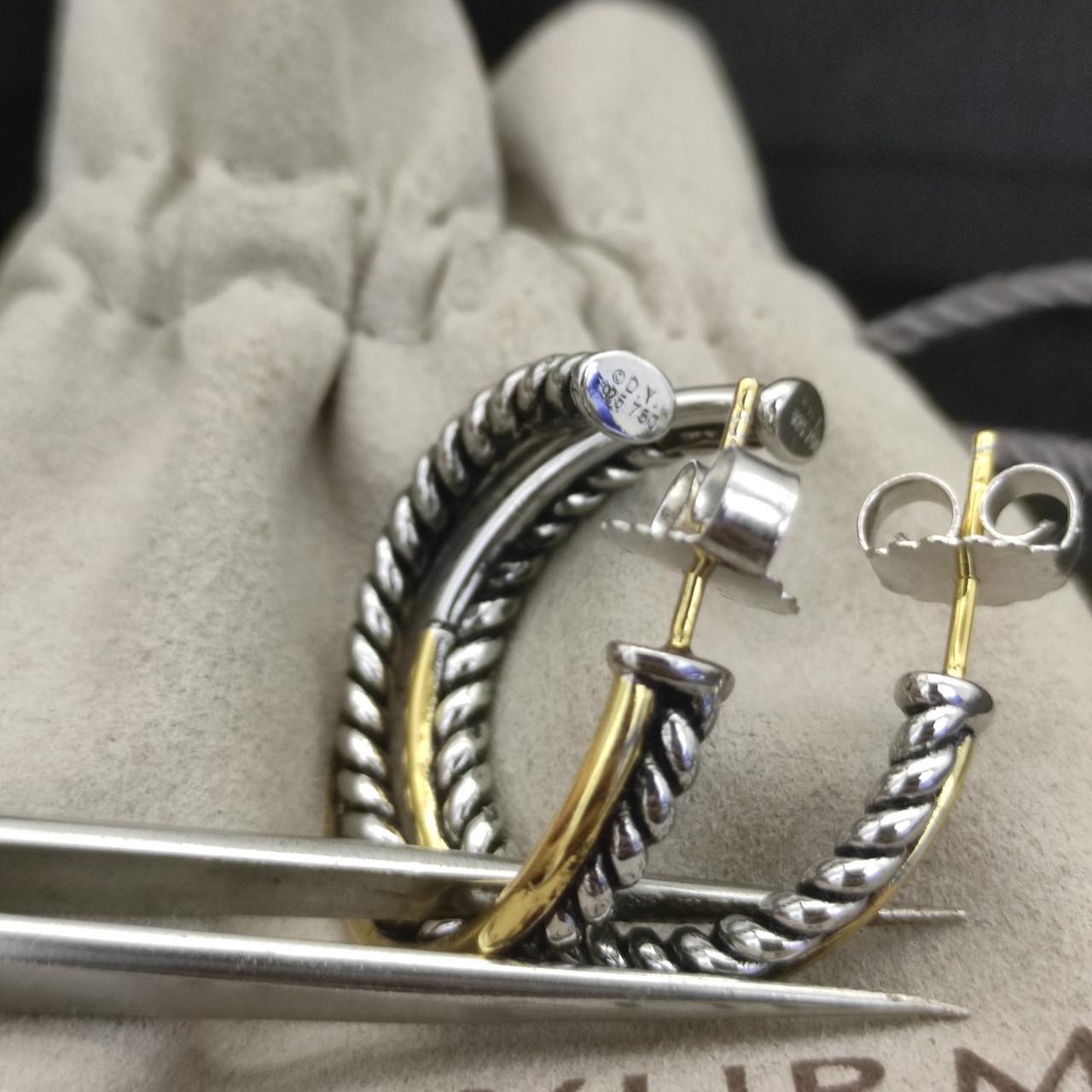 David Yurman lemniscate Earrings(Inner diameter about 2cm)