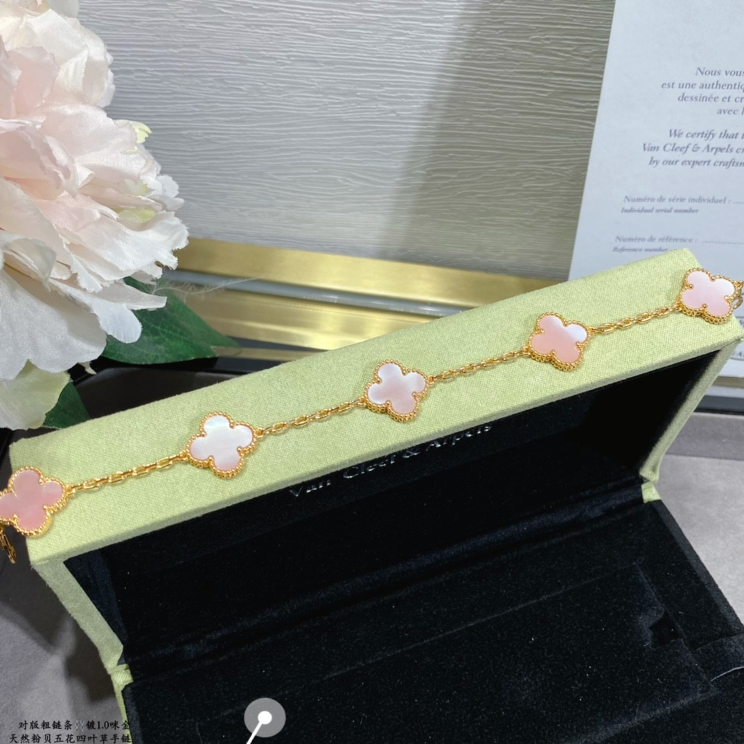 V*n Cl**f & Arpels natural pink shell five-flower four-leaf clover bracelet