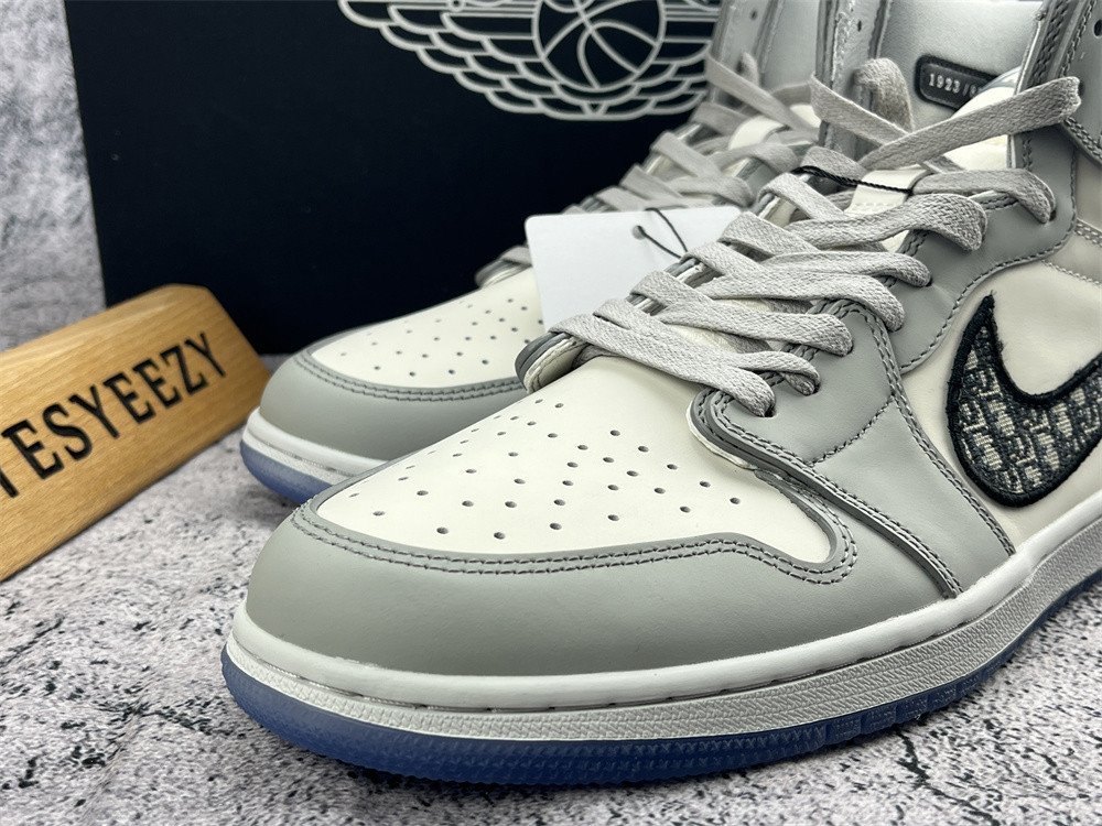 CORRECT UPDATED TOP UA AIR JORDAN 1 RETRO HIGH DR