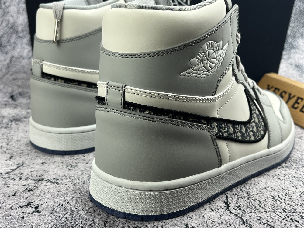 CORRECT UPDATED TOP UA AIR JORDAN 1 RETRO HIGH DR