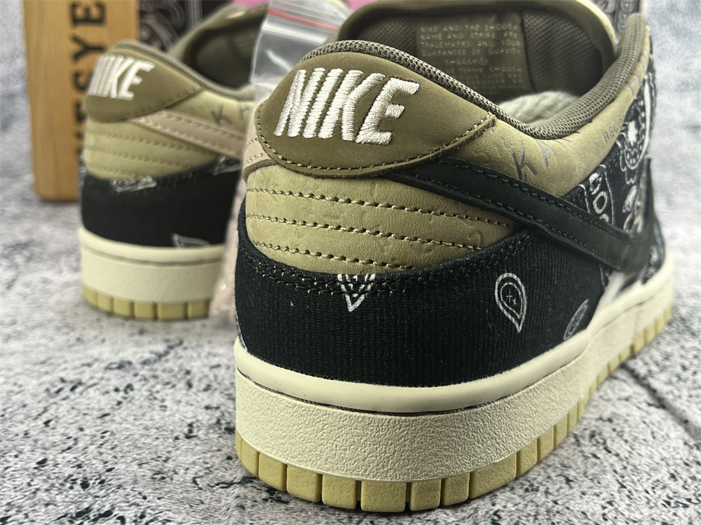 UA TRAVIS SCOTT X DUNK LOW PREMIUM QS SB 