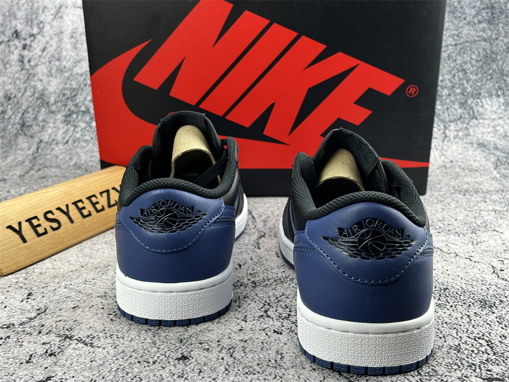 UA WMNS AIR JORDAN 1 RETRO LOW OG 