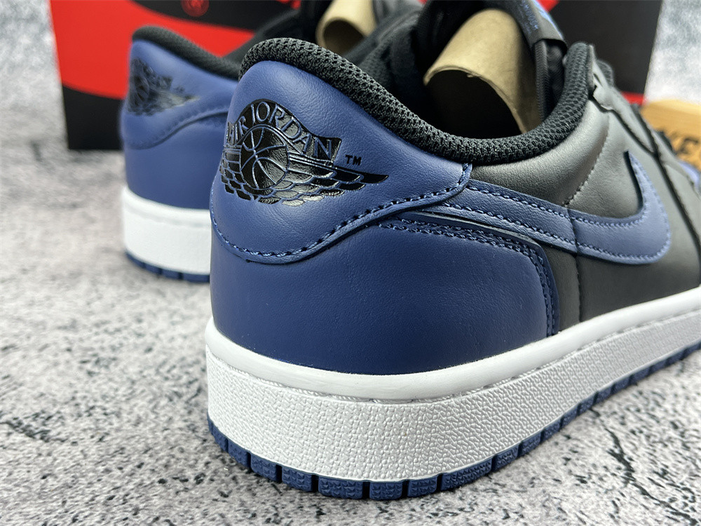 UA WMNS AIR JORDAN 1 RETRO LOW OG 