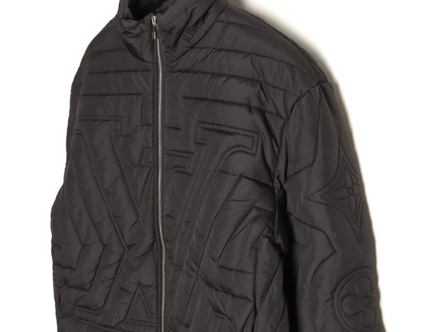 L0vis Vvtt0n 25FW Padded jacket