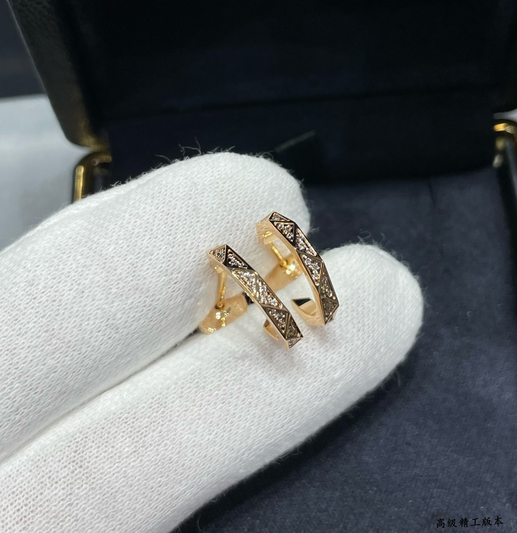 Graff D1am0nd-encrusted Rhombus Earrings