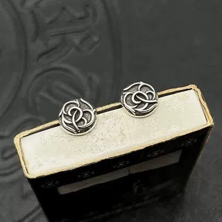 Ch*0me He**ts Earrings