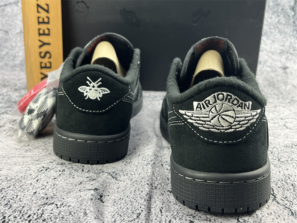 UA TRAVIS SCOTT X AIR JORDAN 1 LOW OG SP 