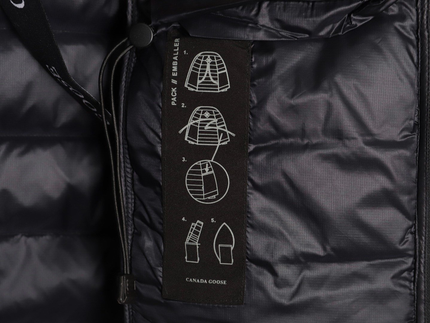 Can*a G00se Short Puffer jacket