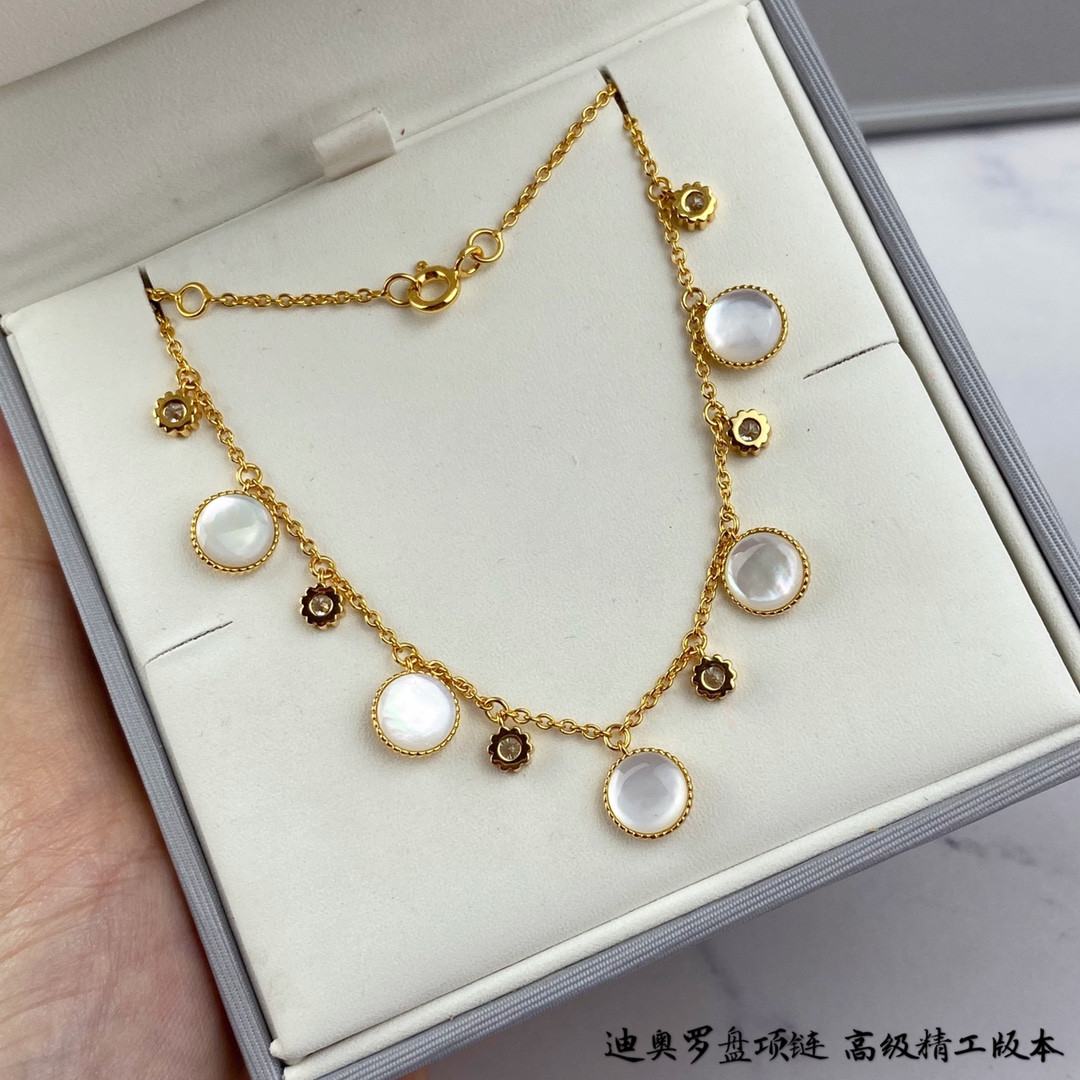 D10r compass Necklace