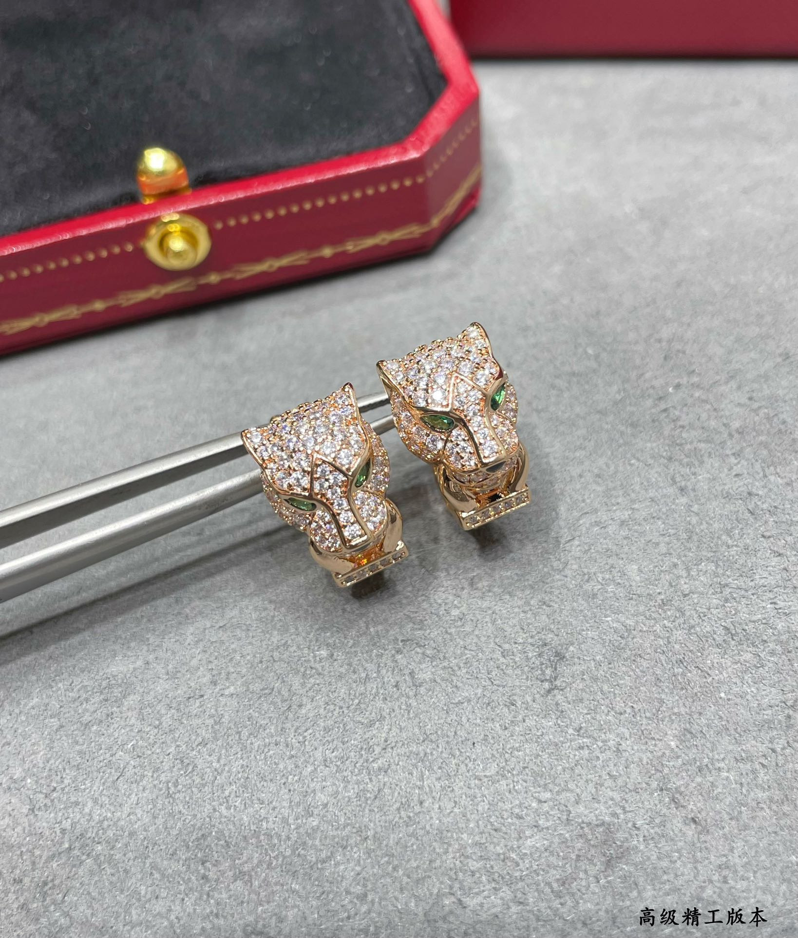 Ca*t1er Leopard head Earrings