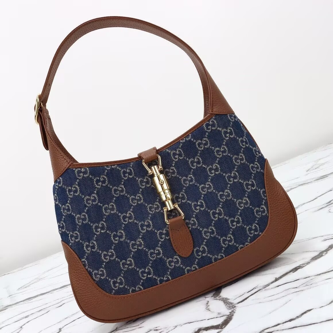 Gvc*1 Jackie Shoulder Bag 28×19×4.5cm