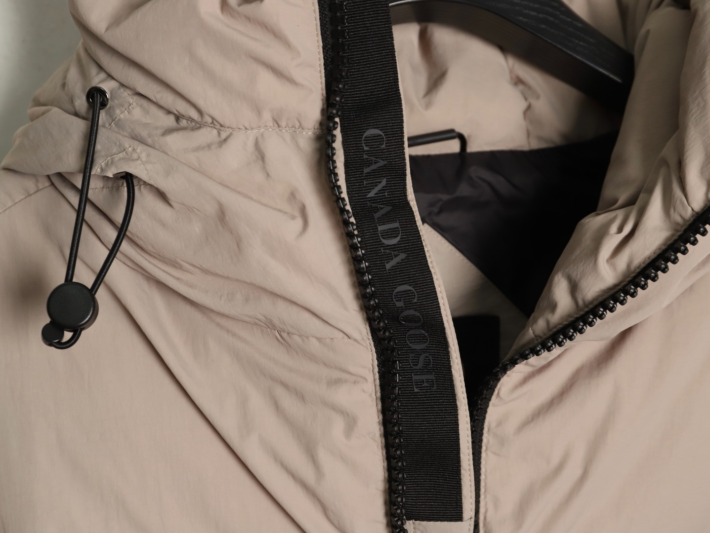 Can*a G00se Short Puffer jacket