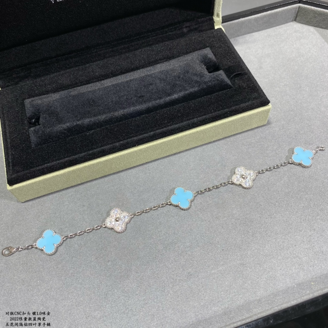 V*n Cl**f & Arpels Royal Blue Ceramic Five-Flower Four-Leaf Clover Bracelet