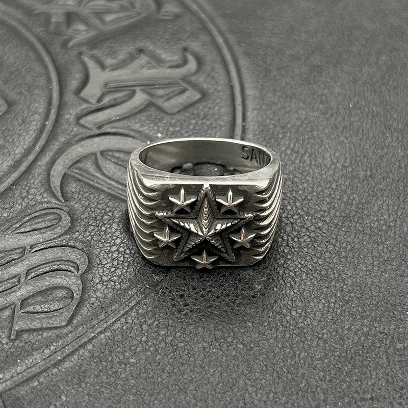 Ch*0me He**ts Star Ring