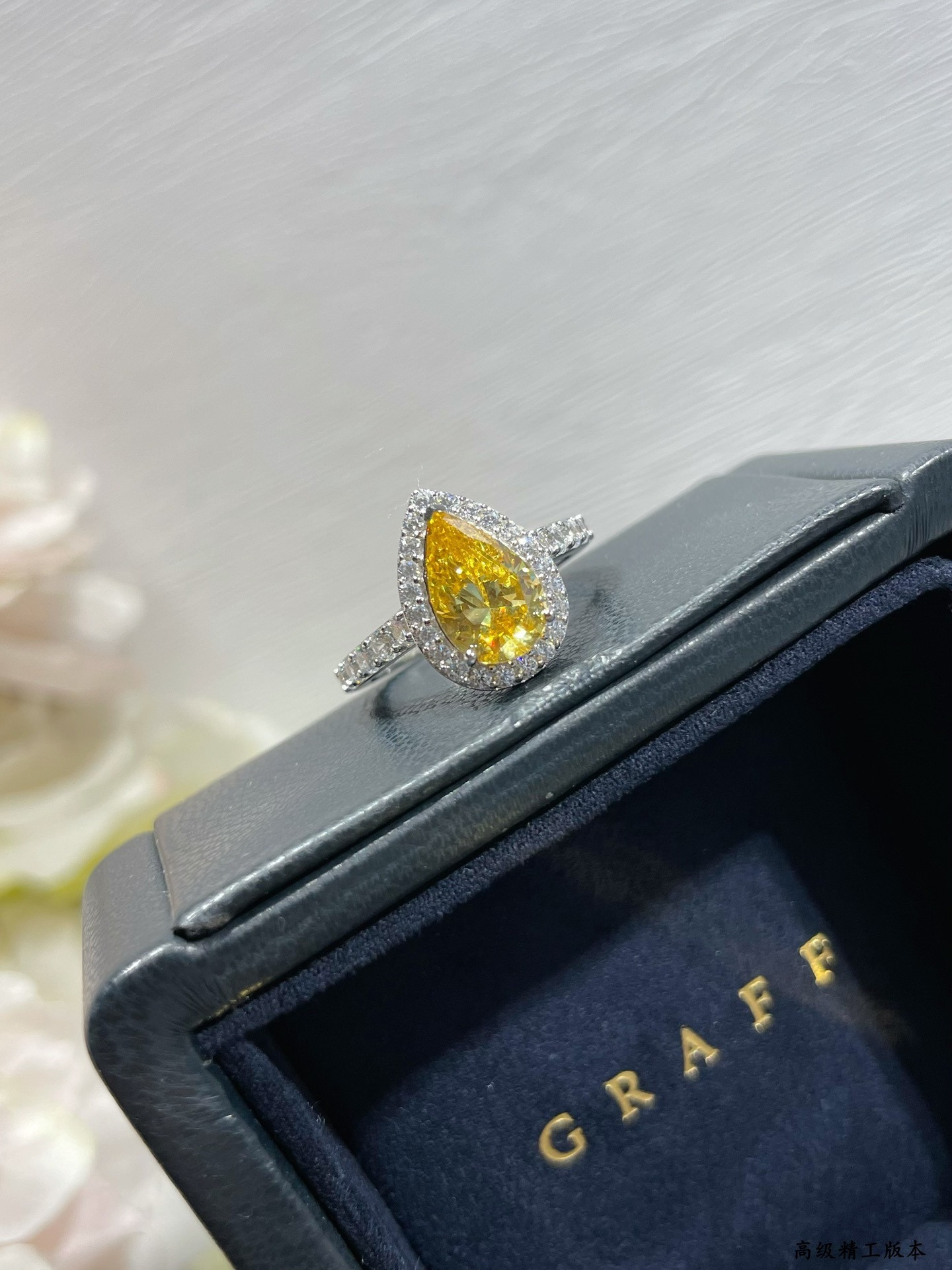 Graff Teardrop-shaped D1am0nd Ring Ag925