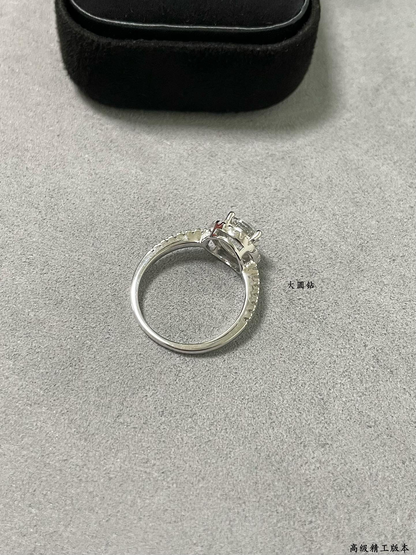 T*f*ny & Co. Solitaire Round Brilliant D1am0nd Ring Ag925