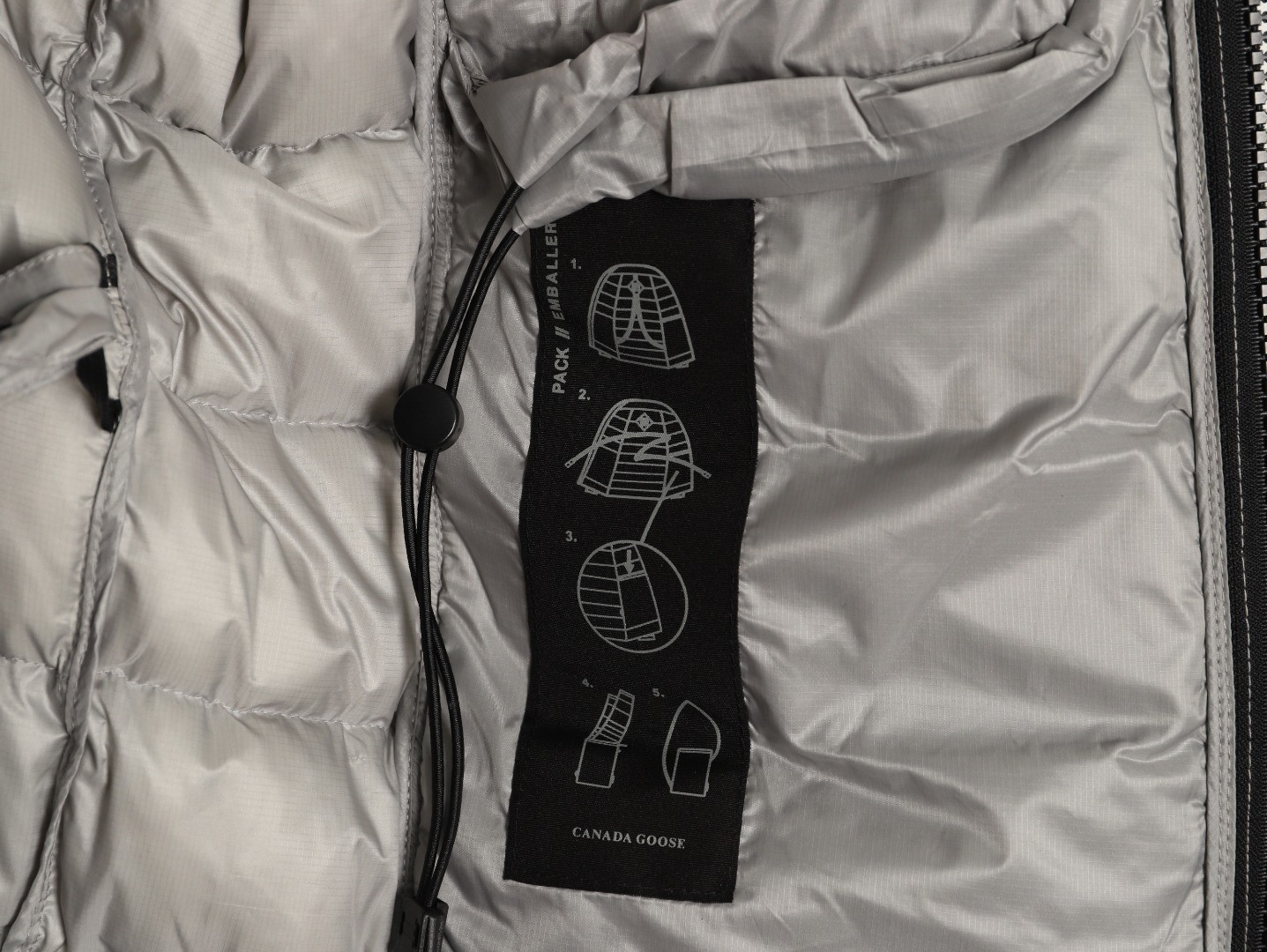 Can*a G00se Short Puffer jacket