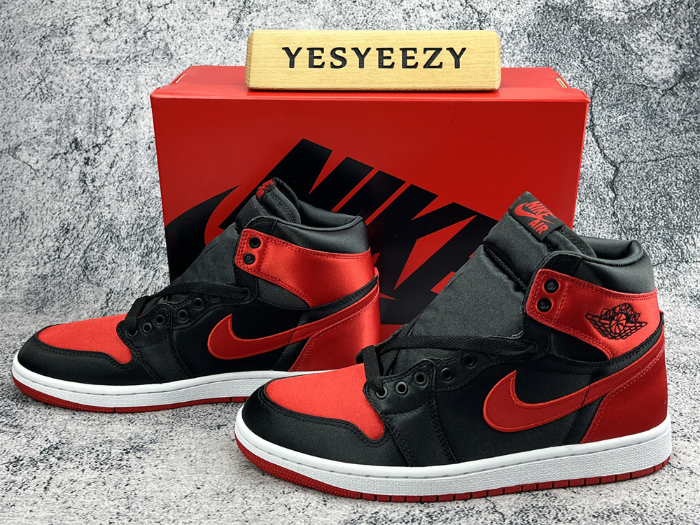 UA WMNS AIR JORDAN 1 RETRO HIGH OG 