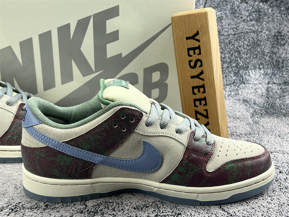 UA NIKE CRENSHAW SKATE CLUB X DUNK LOW SB