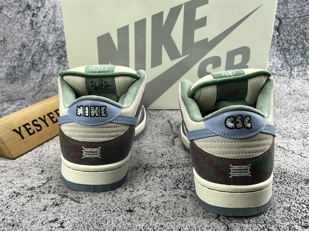 UA NIKE CRENSHAW SKATE CLUB X DUNK LOW SB