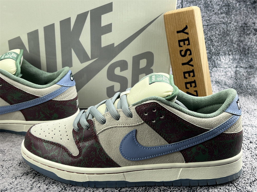 UA NIKE CRENSHAW SKATE CLUB X DUNK LOW SB