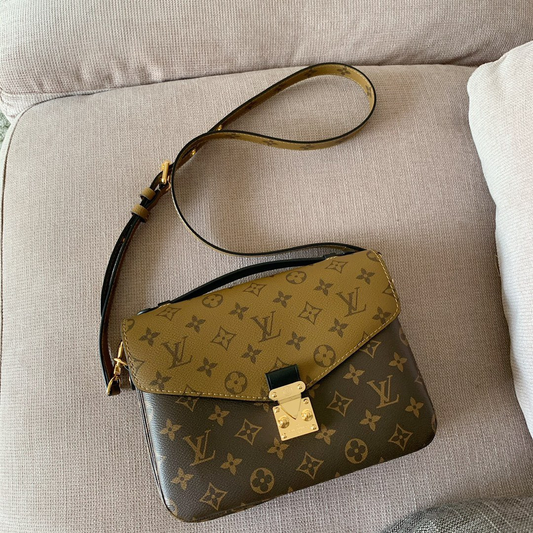 LV POCHETTE METIS M44876