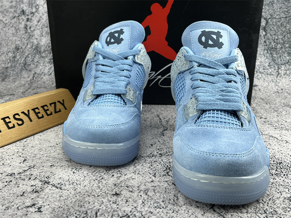 UA AIR JORDAN 4 RETRO