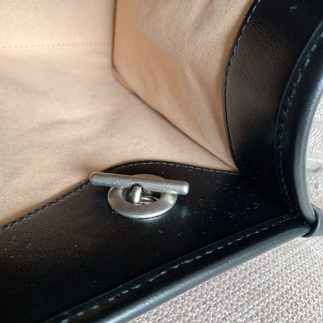 Gvc*1 GG Marmont series small tote bag 26.5cm