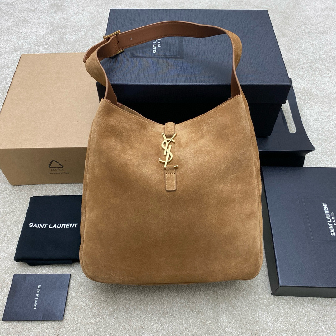 Y51 LE 5 À 7 S*pPLE LARGE IN SUEDE 30 X 31 X 13 CM