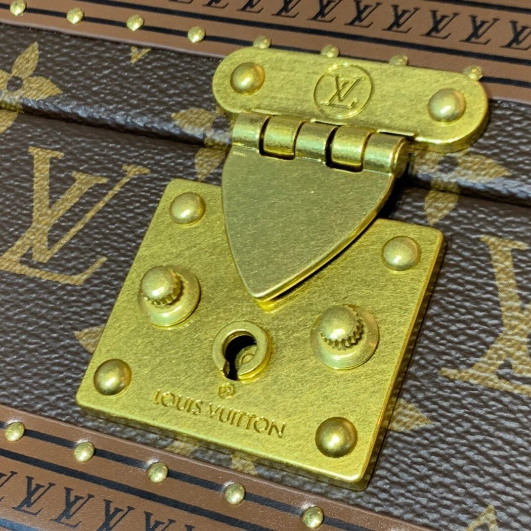 LV 8 WATCH CASE M20039