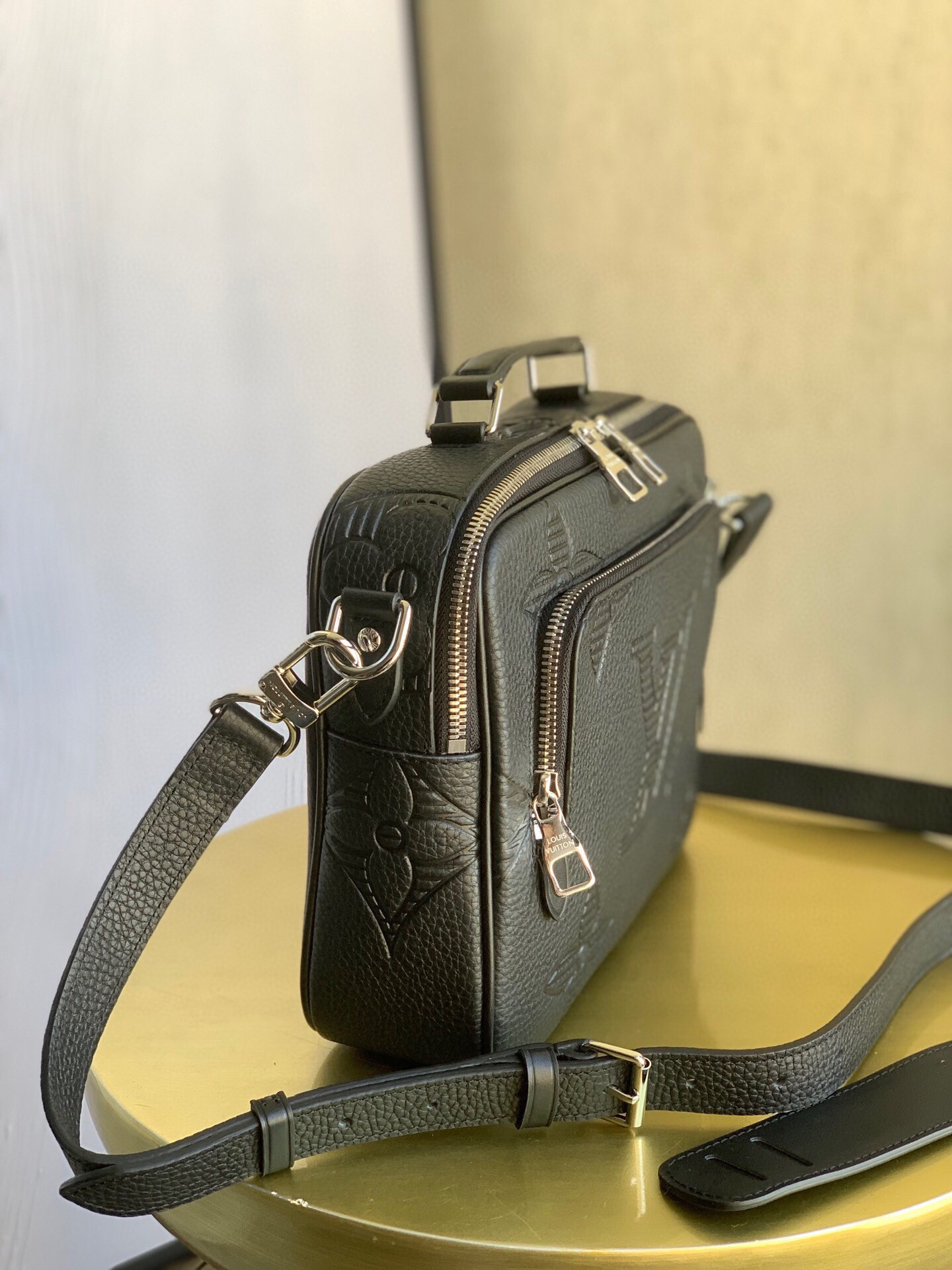 LV FLIGHT CASE M57287