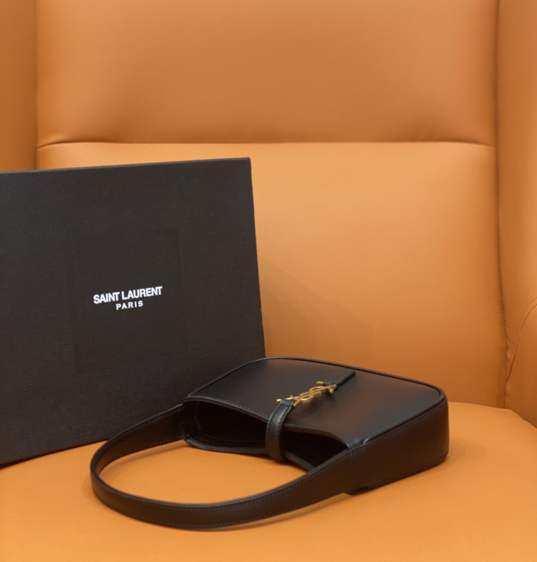 Y51 MINI LE 5 À 7 IN SMOOTH LEATHER NOIR  19 X 11.5 X 4.5 CM