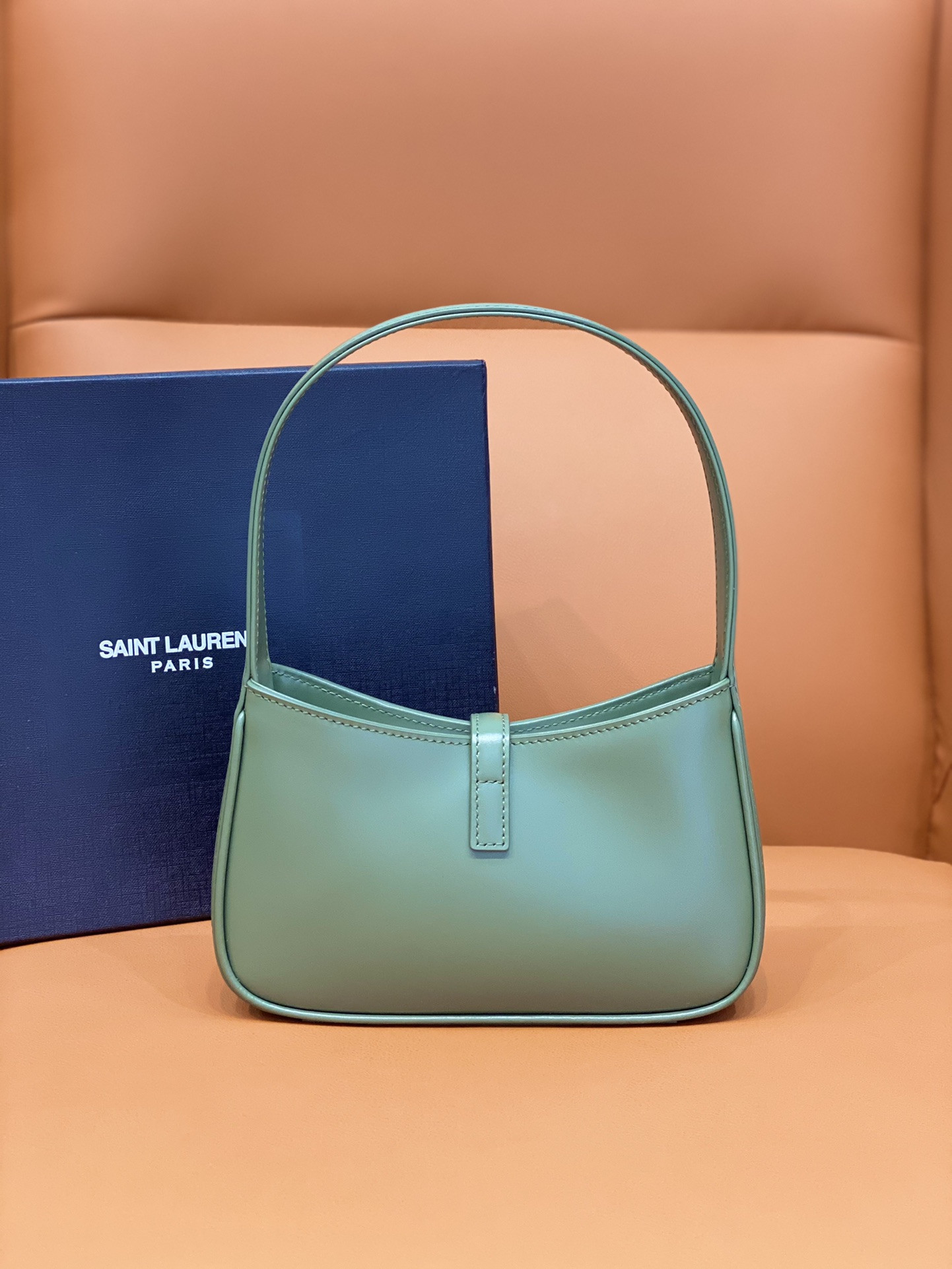 Y51 MINI LE 5 À 7 IN SMOOTH LEATHER 1 19 X 11.5 X 4.5 CM