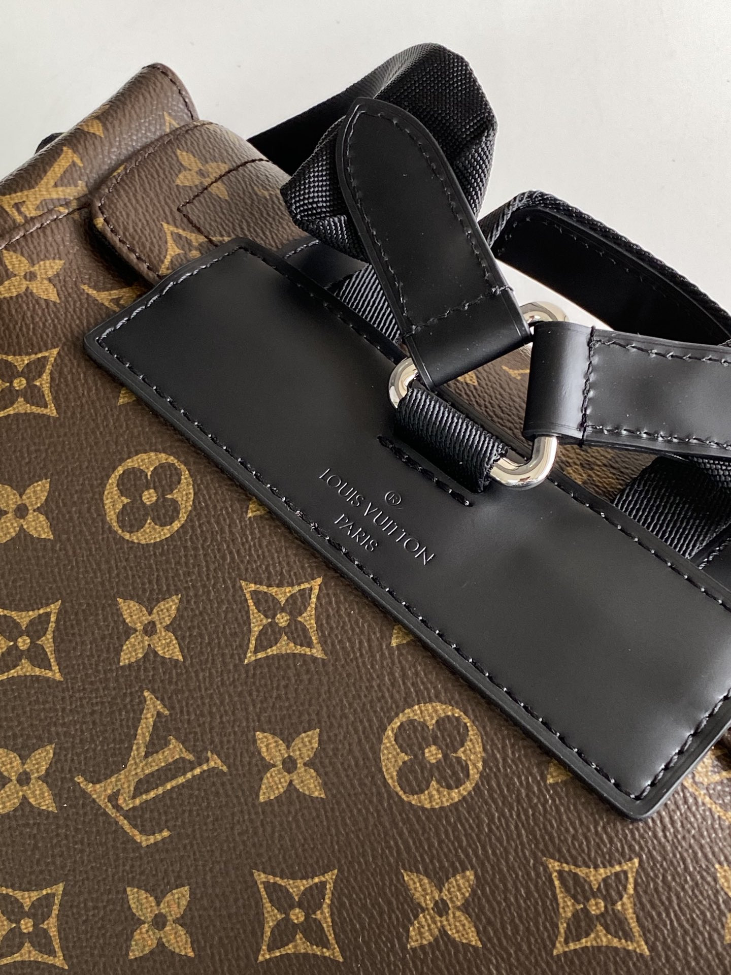 LV CHRISTOPHER PM M43735