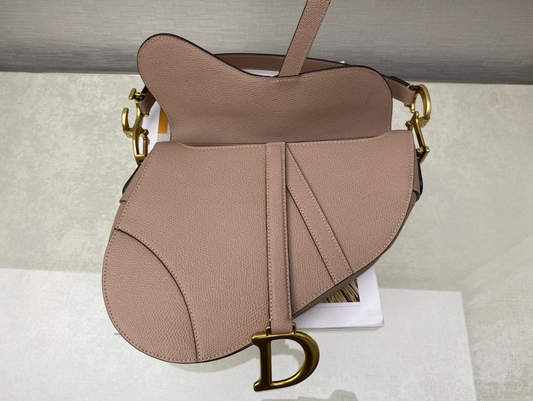 D10r Saddle Bag Warm Taupe Grained Calfskin 25.5x20x6.5cm