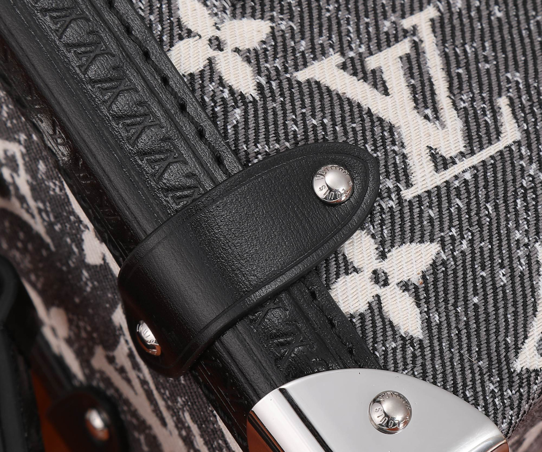 LV SIDE TRUNK MM M21460 8.3 x 5.5 x 2.4 inches