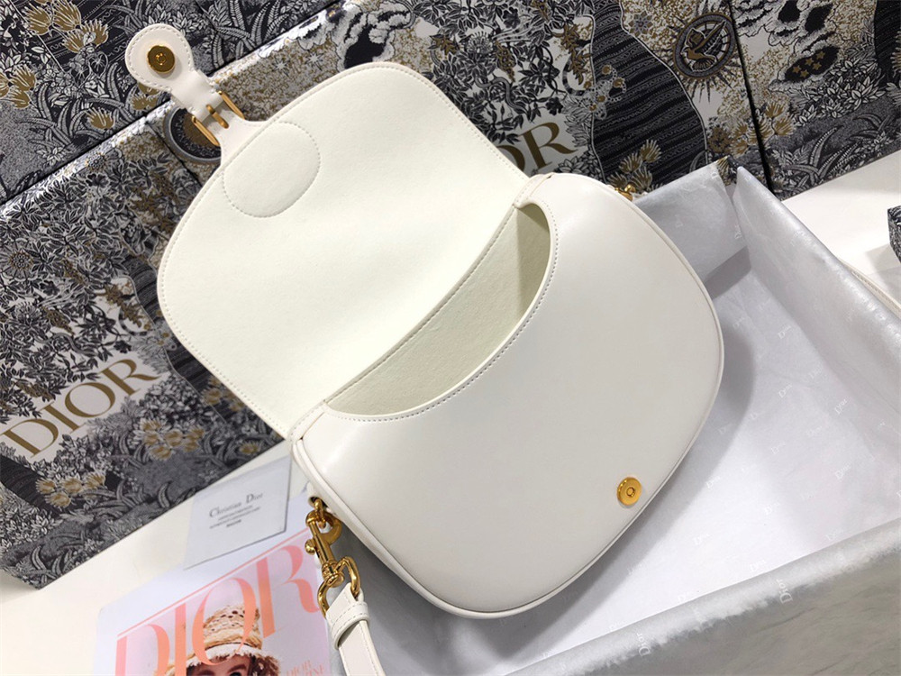 MEDIUM D10r BOBBY BAG Latte Box Calfskin