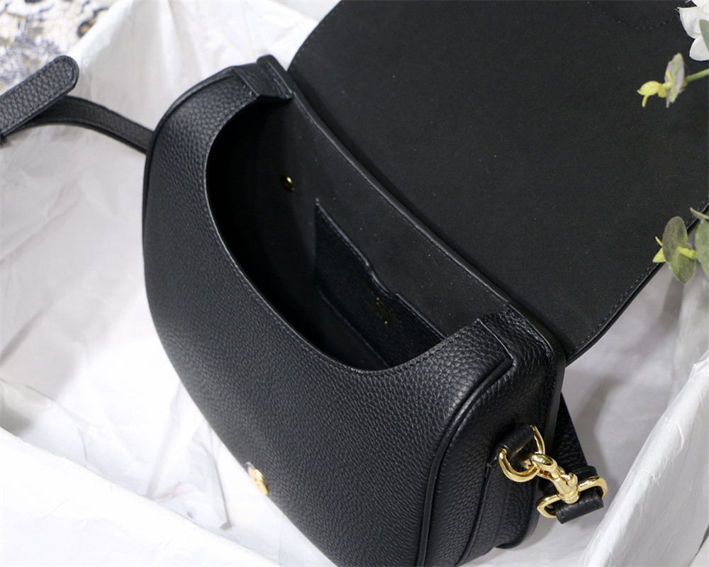 MEDIUM D10r BOBBY BAG Black Grained Calfskin