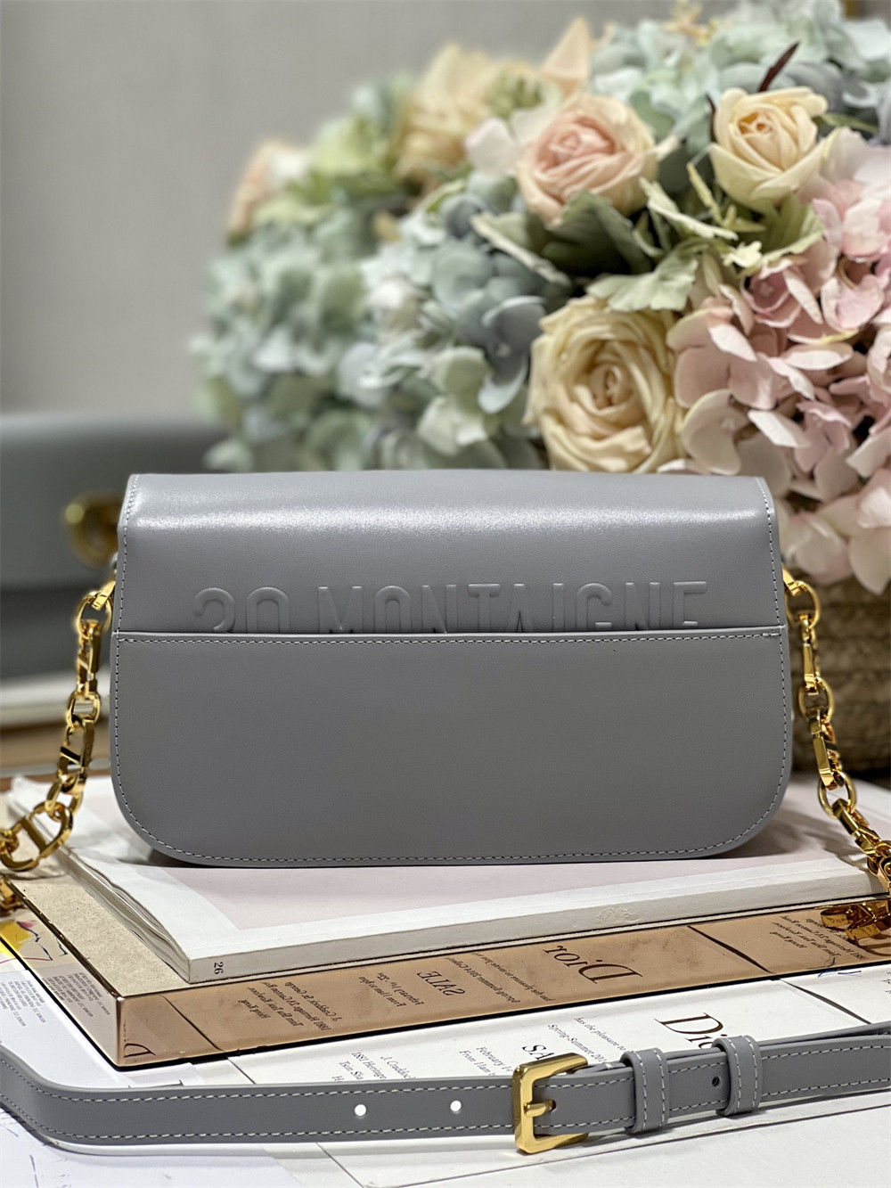 D10r 30 Montaigne Avenue Grey 22.5 x 12.5 x 6.5 cm