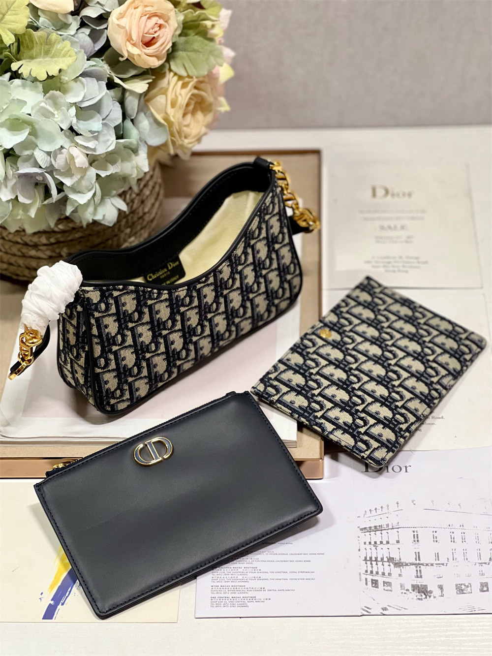 D10r 30 MONTAIGNE AVENUE BAG Blue D10r Oblique Jacquard 22.5 x 12.5 x 6.5 cm