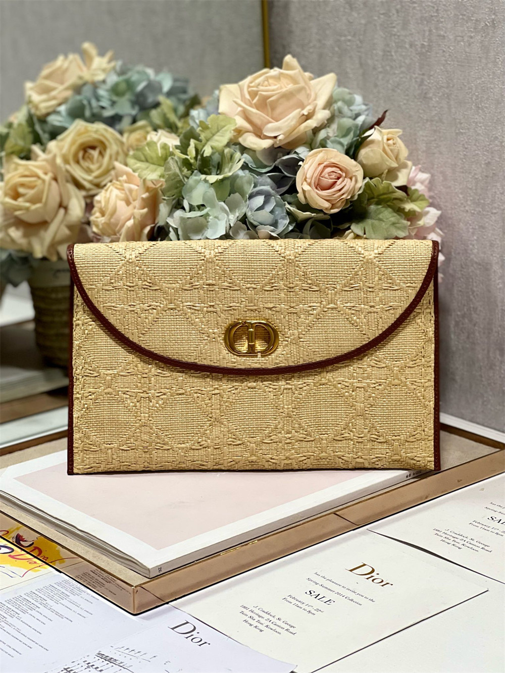 D10r 30 Montaigne Avenue weav