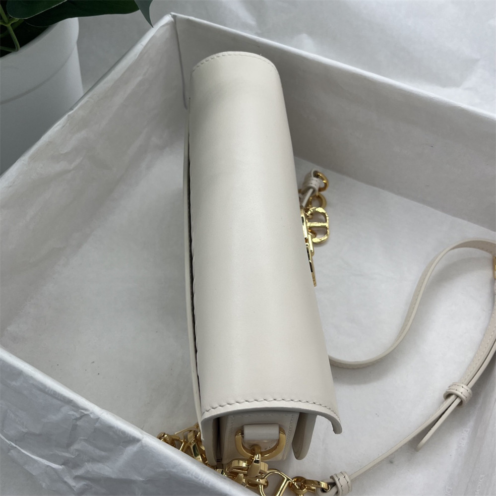 D10r 30 Montaigne Avenue White 22.5 x 12.5 x 6.5 cm