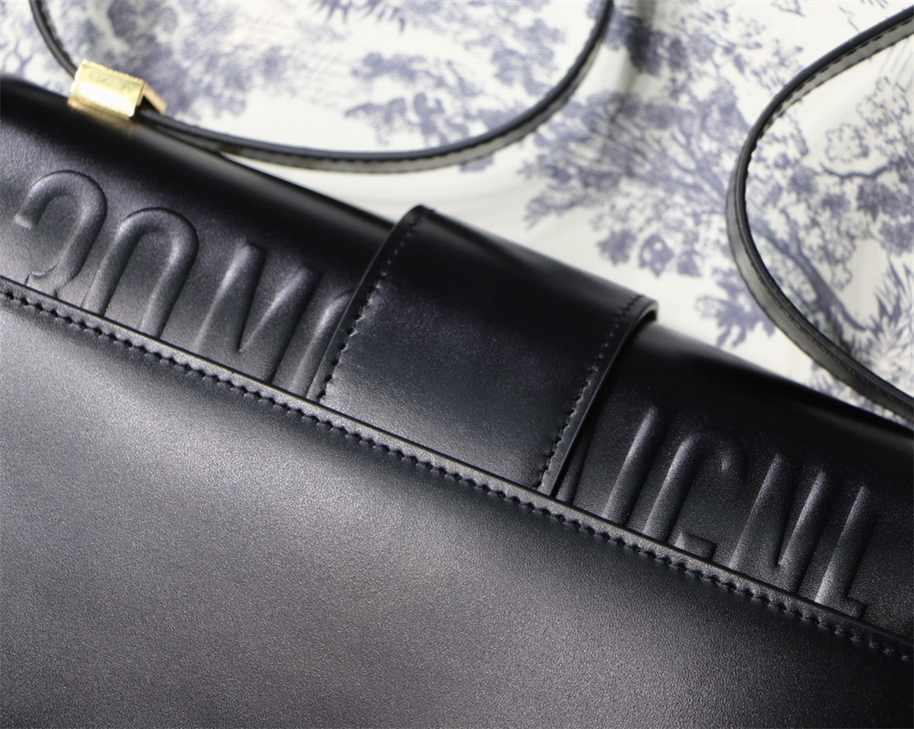 D10r 30 MONTAIGNE CHAIN BAG SHINY BLACK