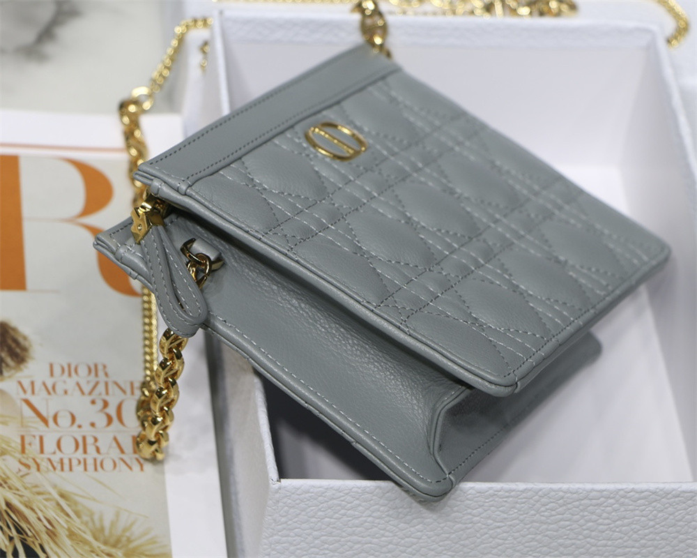D10r CARO ZIPPED POUCH WITH CHAIN Grey S*pple Cannage Calfskin 19 x 14 x 4.5 cm