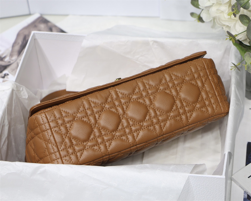 MEDIUM D10r CARO BAG Caramel S*pple Cannage Calfskin 25.5 x 15.5 x 8 cm