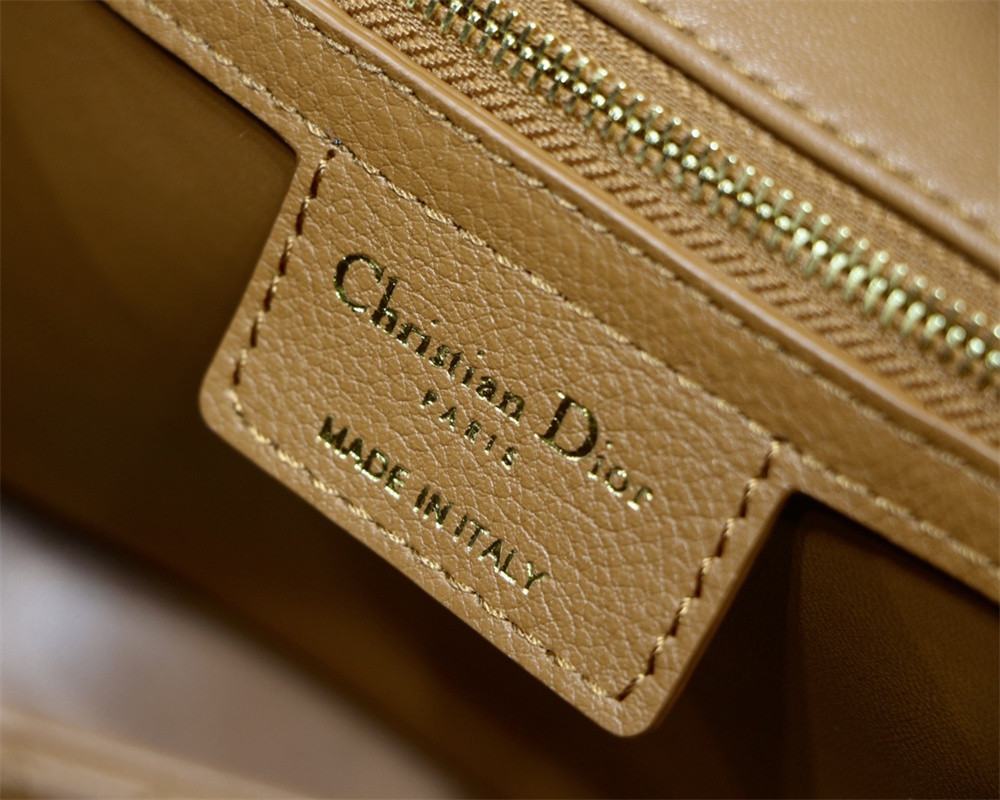 MEDIUM D10r CARO BAG Caramel S*pple Cannage Calfskin 25.5 x 15.5 x 8 cm