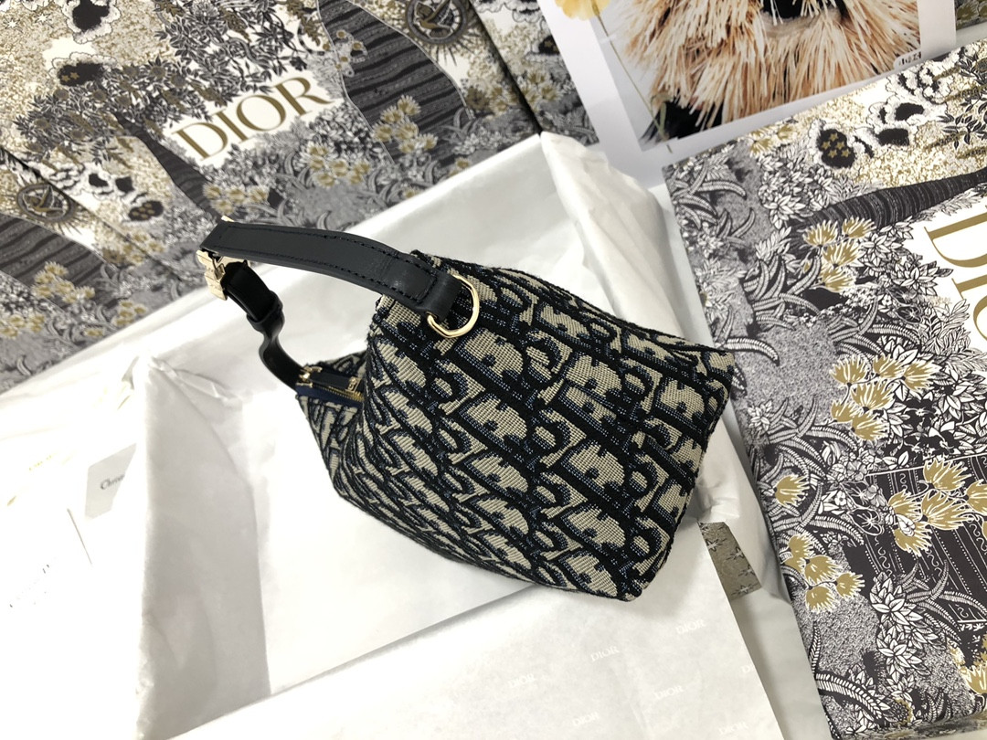 Medium D10r travel Nomad Pouch